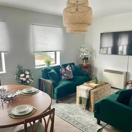 Luxury Spacious 2 Bed Apartment Shilton  Exterior photo