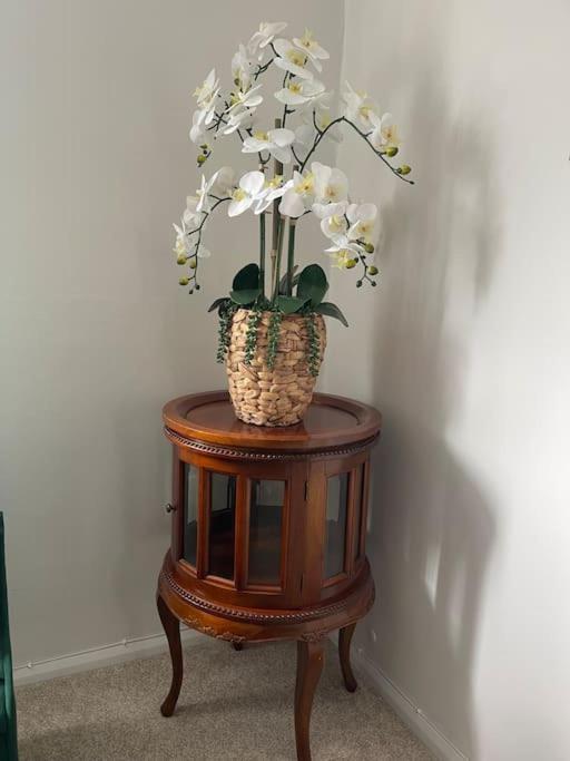Luxury Spacious 2 Bed Apartment *