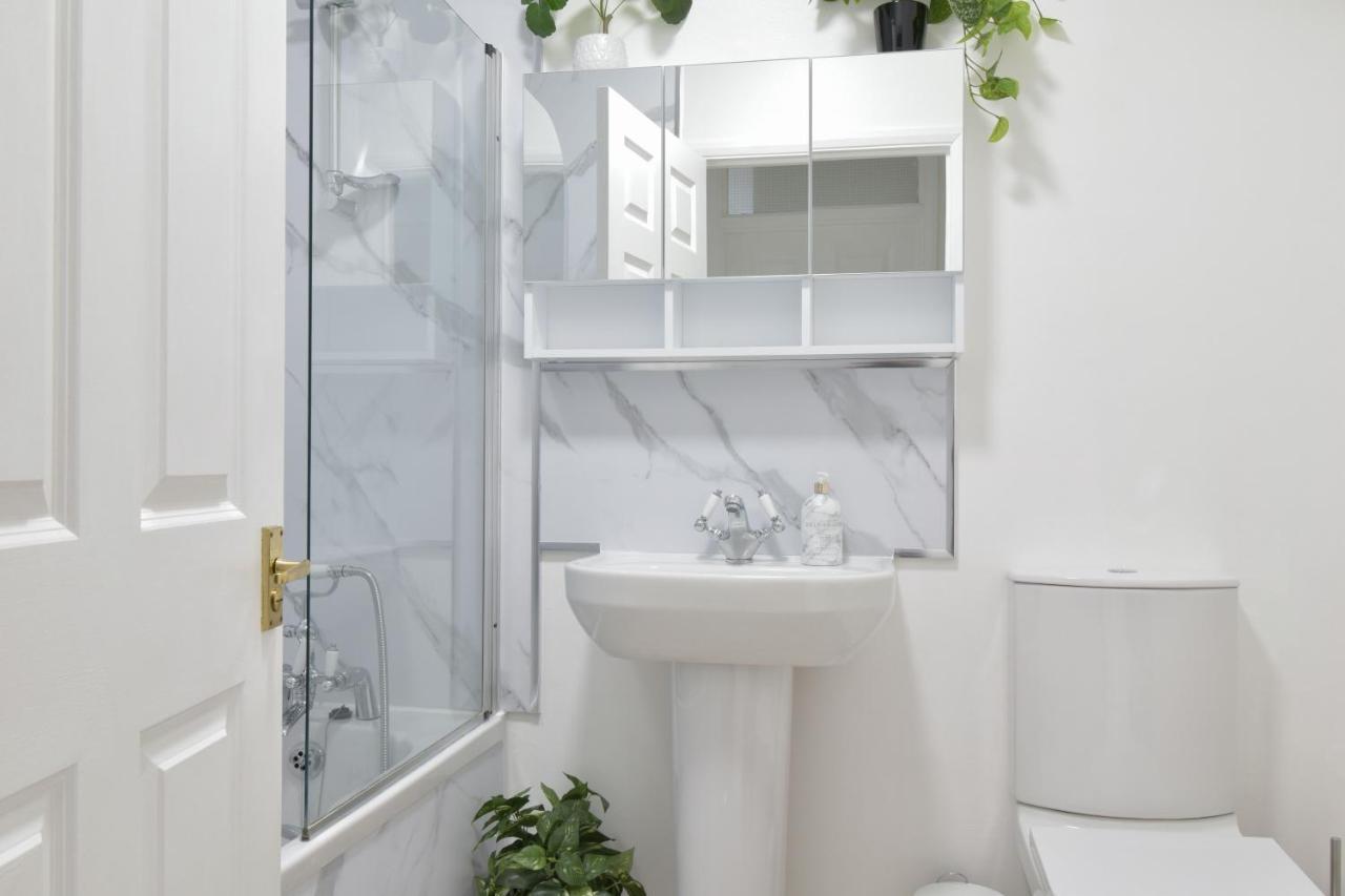 Luxury Spacious 2 Bed *