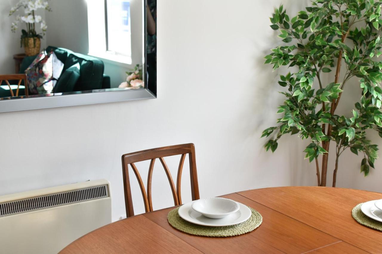 Luxury Spacious 2 Bed Apartment *